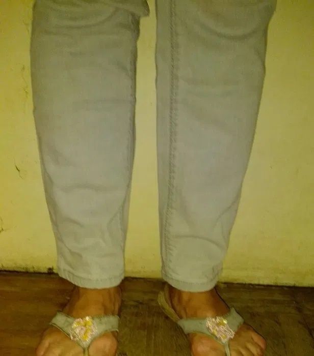 Джинсы на девочку прямые esprit светло серые 44