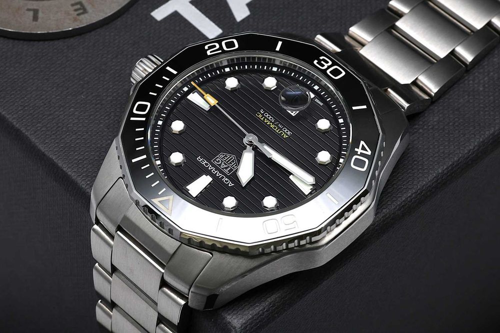 TAG Heuer Aquaracer Professional 300 Date