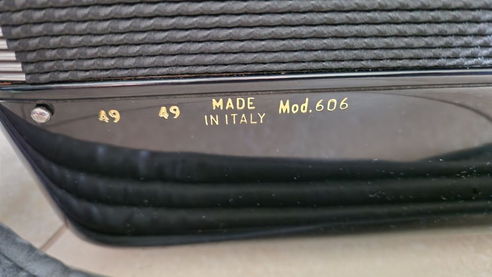 Akordeon Excelsior 96 basów guzikowy