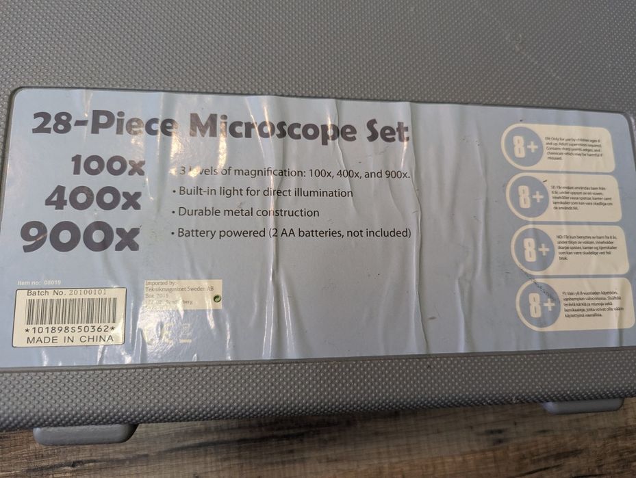 Микроскоп в кейсе 

Пере