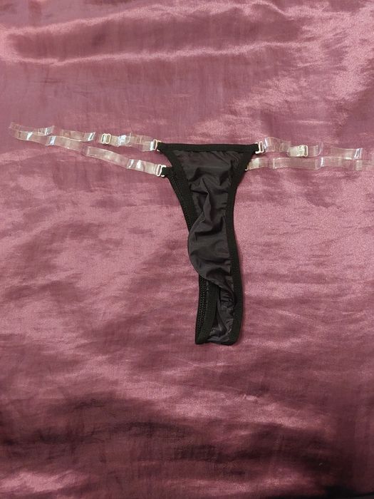 Stringi męskie niewidoczne czarne