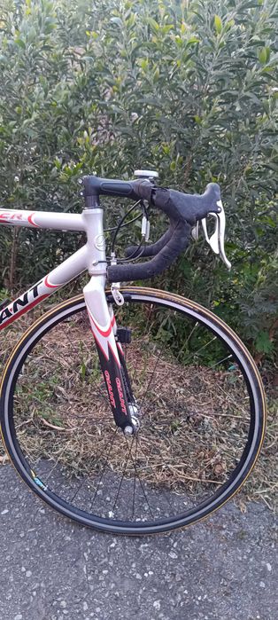 Vende-se bicicleta de estrada GIANT