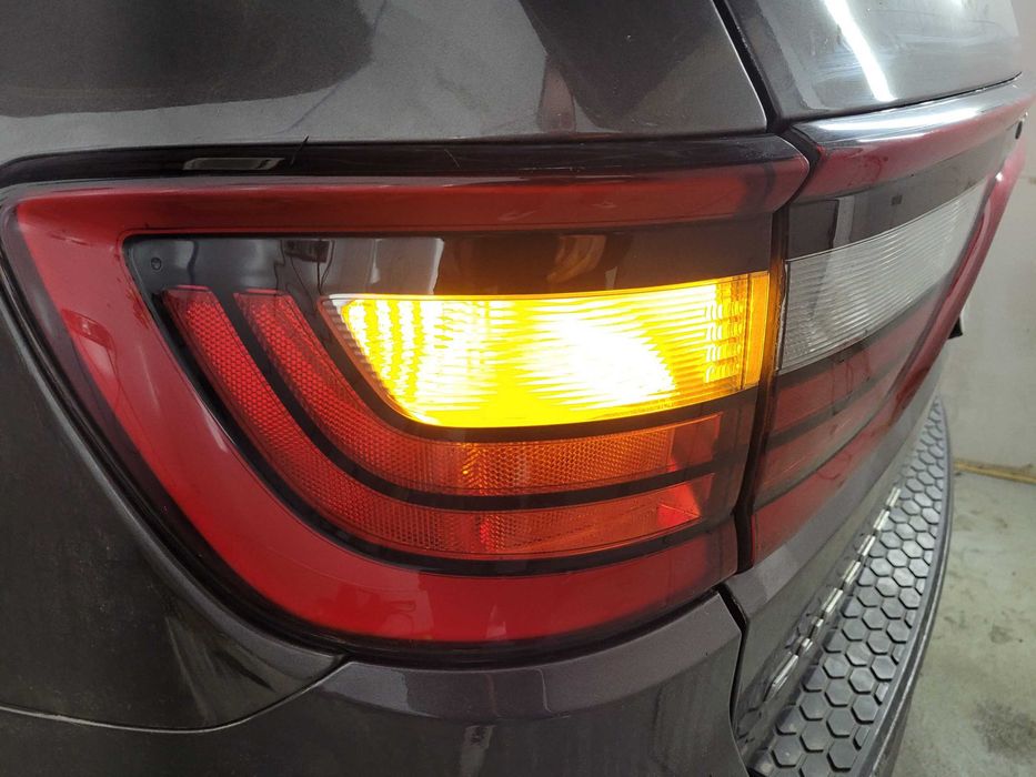Dodge Durango przerobione lampy z USA na EU pomarańczowy kierunkowskaz Jeep Dodge Chrysler Ram Audi Mercedes USA na EU konwersja