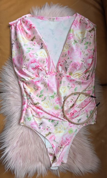 Sprzedam body w kwiaty. Nowe