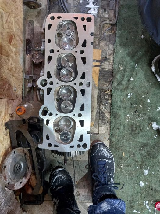 Двигатель на Фольцваген 2л бензин