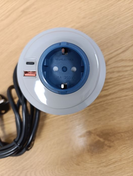 Gniazdko z Przedłużaczem do Wbudowania Elektryczne Gniazdko