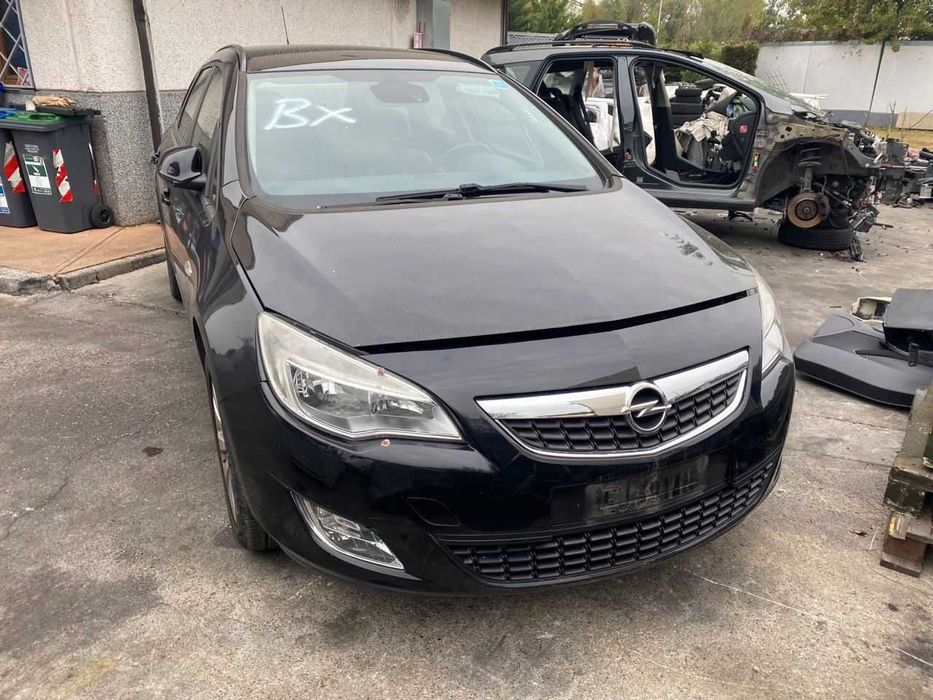 Розборка, шрот, запчастини Opel Astra J Caravan  A17DTR авторозбірка