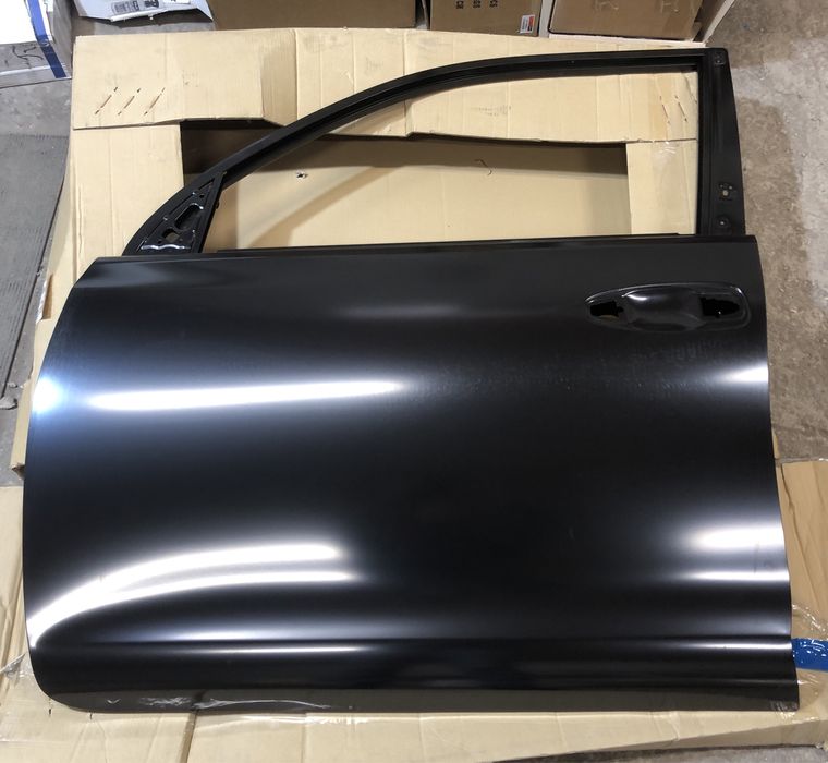 Двері передні Toyota Land Cruiser Prado 150