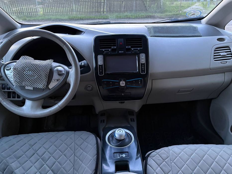 Nissan leaf 2012