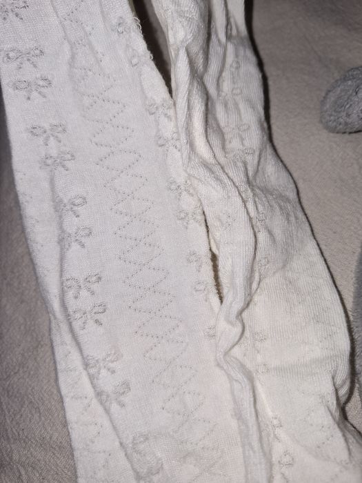 Віддам гольфи з візерунками бантика