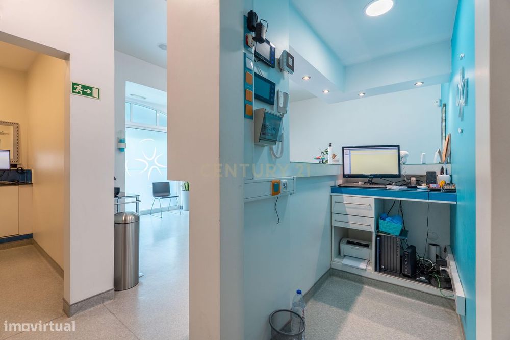Clínica Dentária Equipada no Centro de Portimão – Oportunidade de Inve
