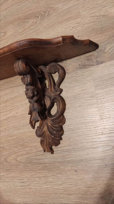 Ręcznie rzeźbiona półka konsola