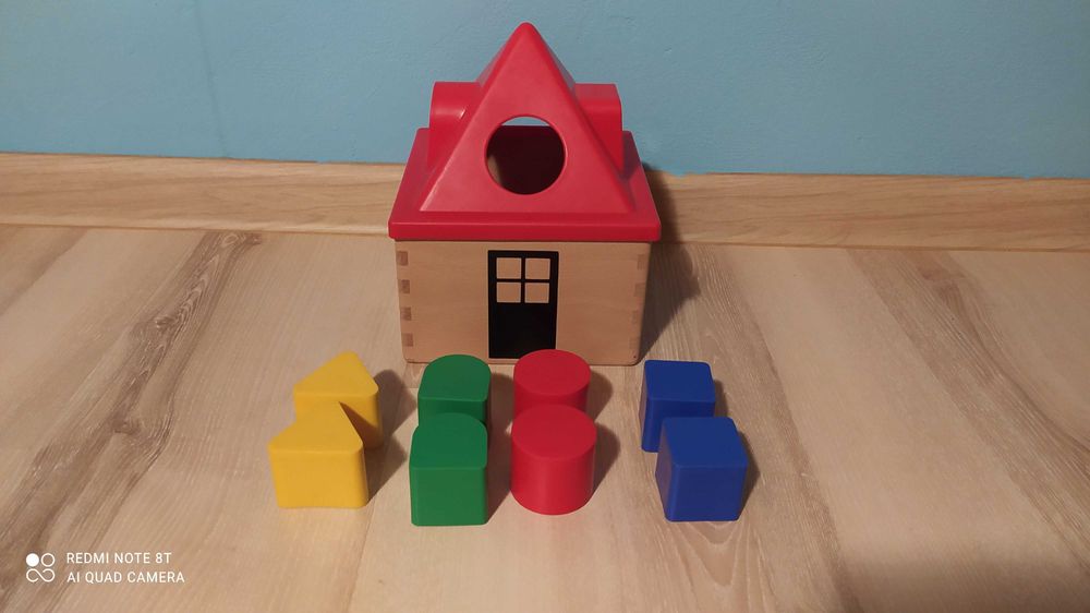 Dom domek Sorter z klockami z ikei