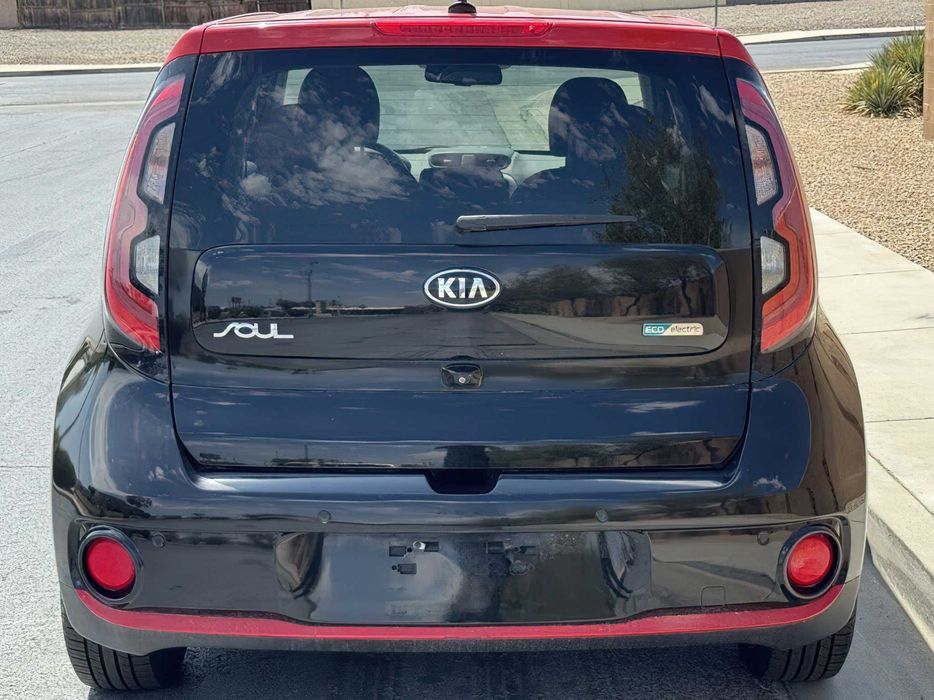Kia Soul EV      2015