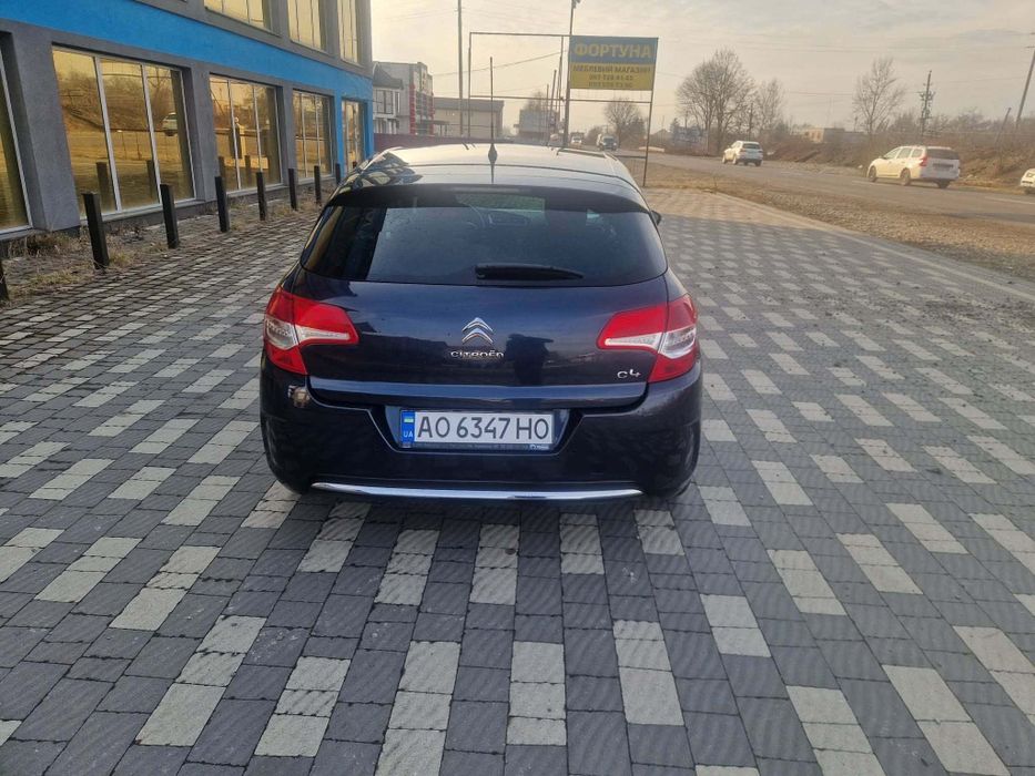 Сітроен  С4 2013 року