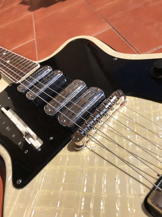 1964 Crucianelli Elite Model 40-V "Sparkle Top"guitar - 4 pickups