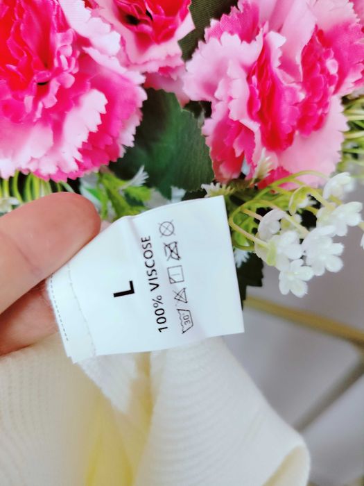 Nowy biały sweter kardigan ubierany w rozmiarze L 40 wiskoza