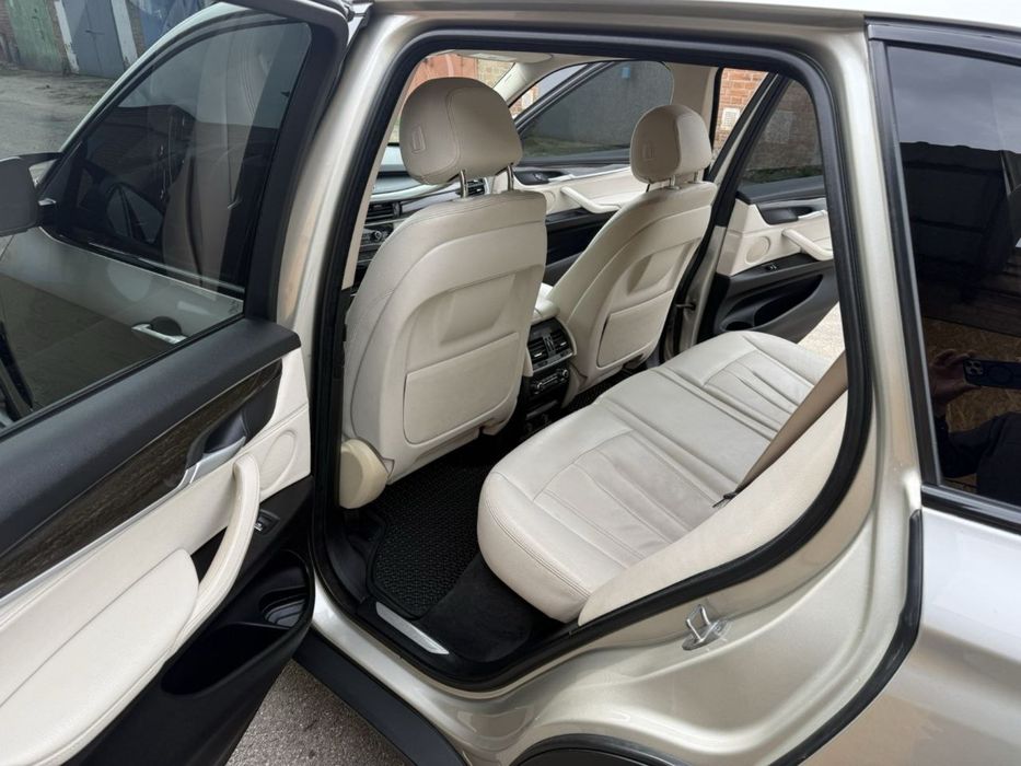 BMW X5 2015 года