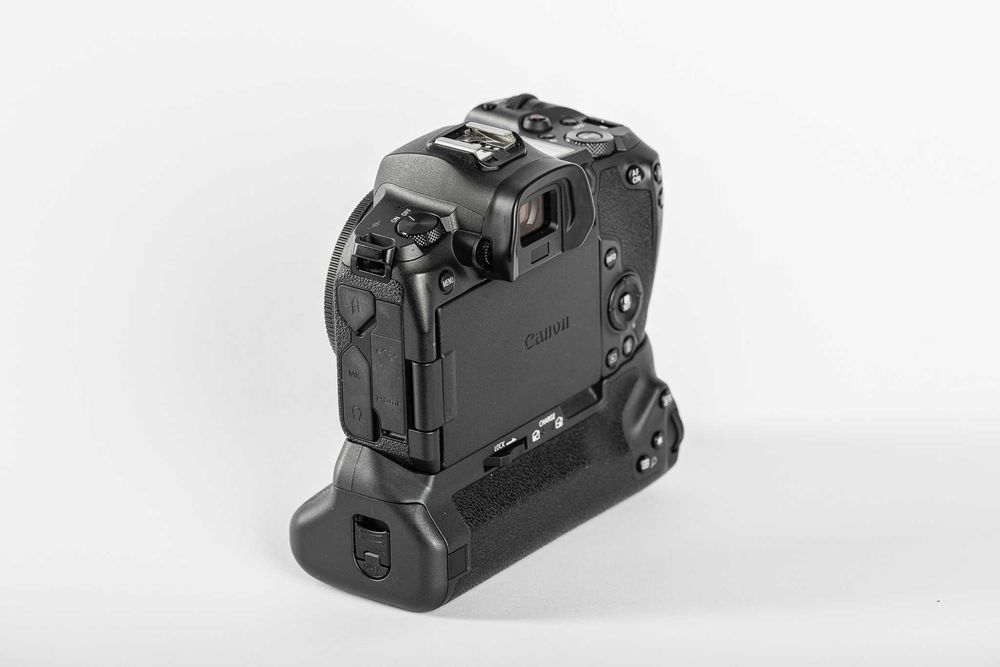 O Kit Perfeito para Fotografia: Canon EOS R + Punho + Lente 50mm