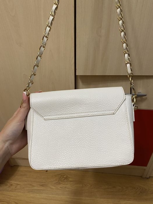 Біла сумка з натуральної шкіри