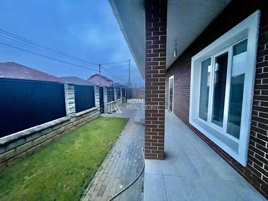Продаж Будинок Вишгородський район КМ «Міжріччя» 130 м² 3 спальні Ділянка 6,5 соток Газ Сонячні панелі Інвертор Камін Тераса Тепла підлога