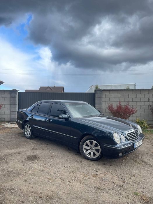 Продам мерсіка 210