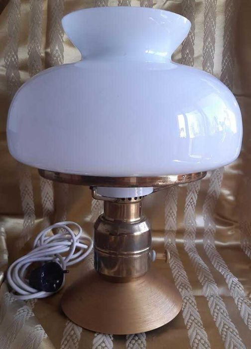 Lampa stołowa ze ściemniaczem