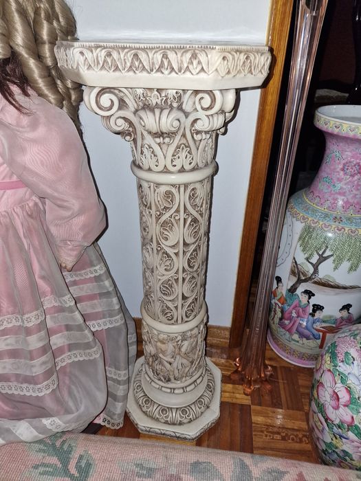 Coluna estilo romana