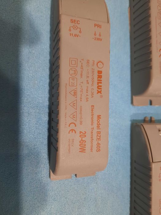 Zailacz elektroniczny Brilux 230V / 12V i żarówki halogeny GU10 + MR16