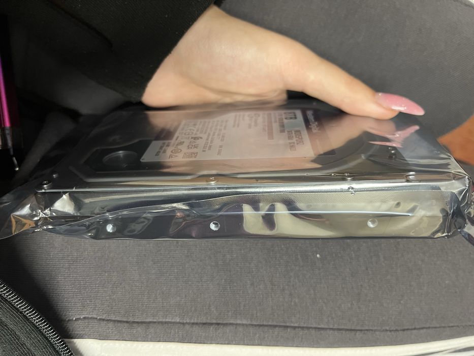 Жорсткий диск Western Digital на 8ТВ