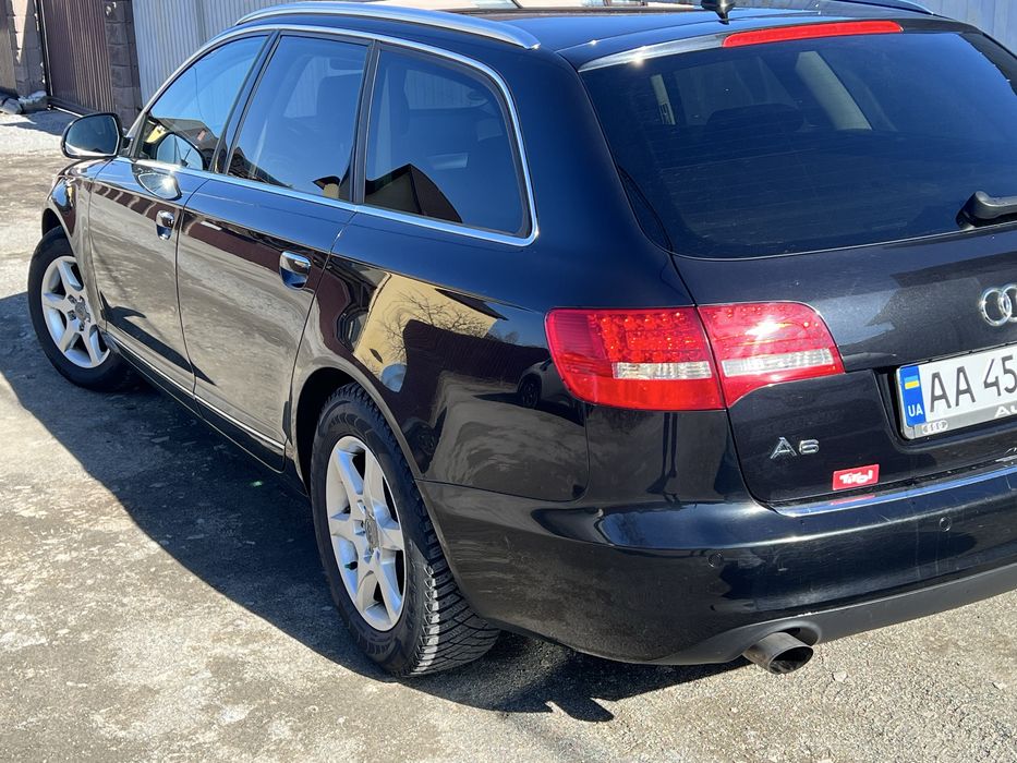 Автомобіль ауді А6 в хорошому стані