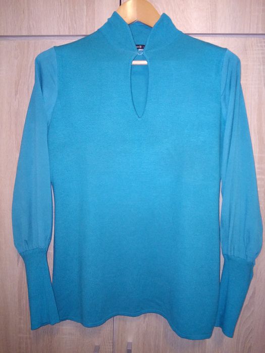 Свитер женский нарядный