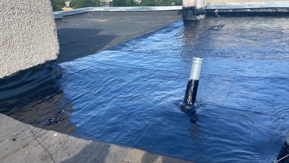 Ремонт старої покрівлі. Рівний дах . Гідроізоляція