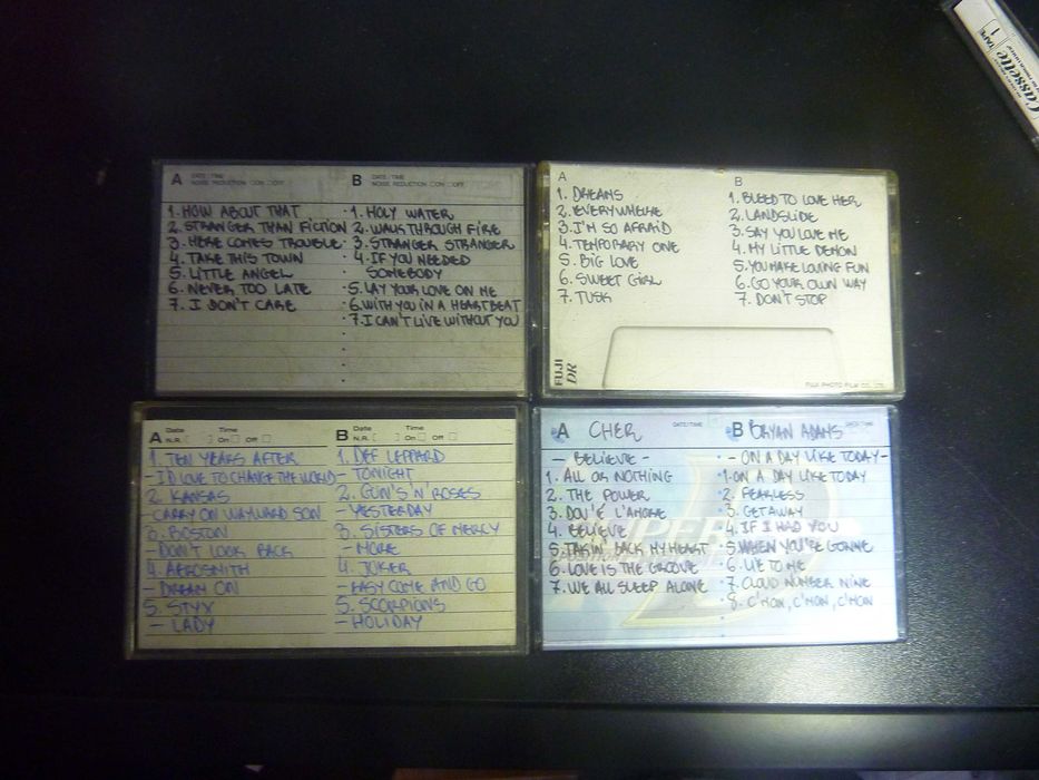 Vendo casetes (originais e piratas)