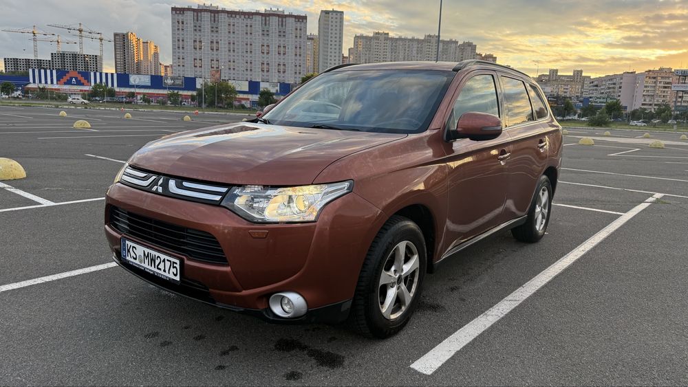 Mitsubishi outlander 2013