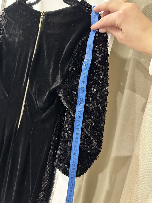 Новорічна жіноча сукня з паєтками