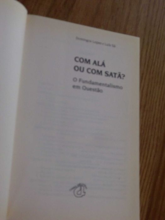 Com Alá ou com Satã de Domingos Lopes e Luís Sá