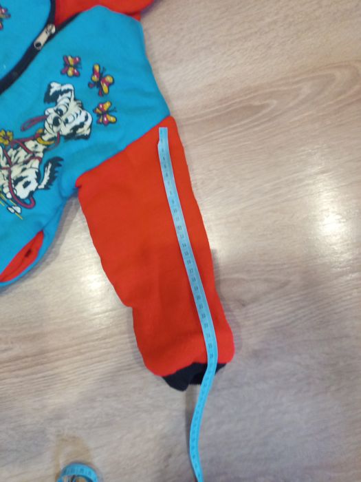 Продам куртку на осінь весну