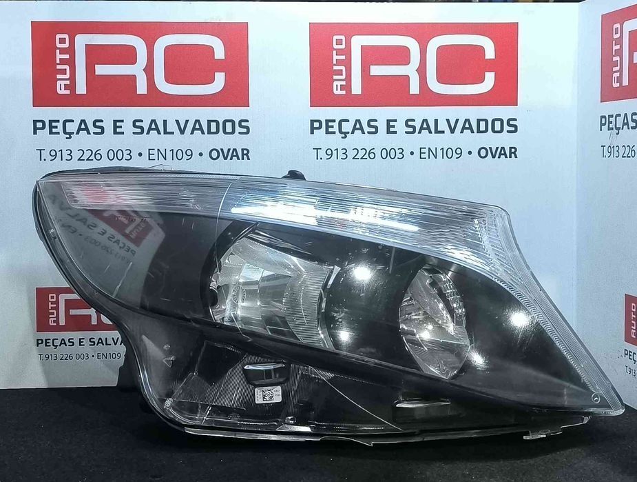 Ótica / Farol Direito MERCEDES-BENZ VITO Caixa (W447) ano 2023
