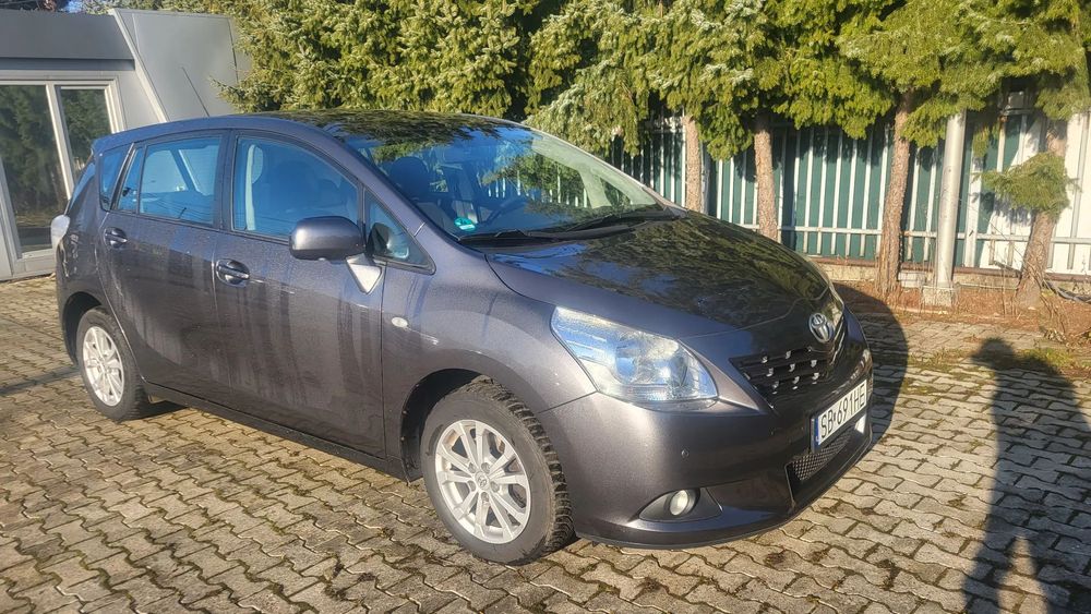 Toyota Verso Automat HaK Szyber dach zadbany serwis