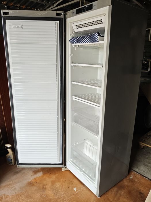 Морозильна камера Whirlpool