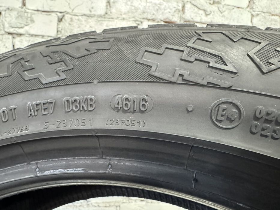 Зимові шини CONTINENTAL 235/55 R19