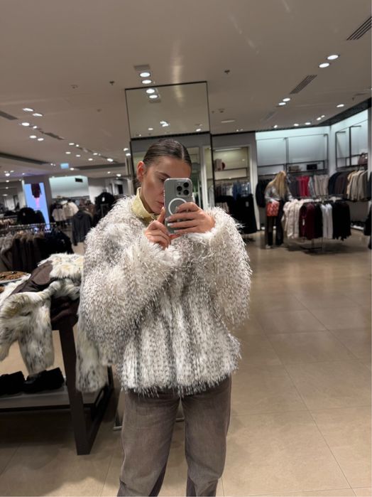 Stylowe futerko z eko-futra – Zara
