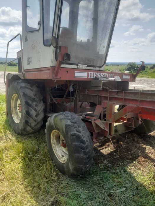 комбайн HESSTON 7600