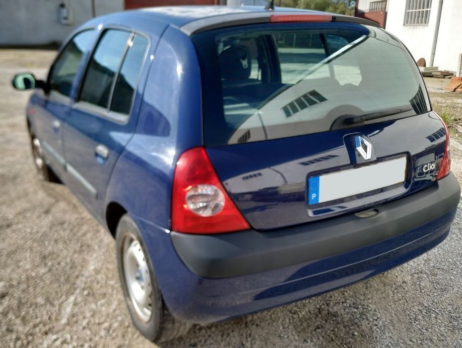Renault Clio II de 2001 1.2i para peças