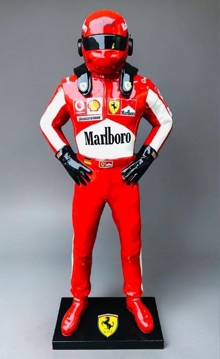 Formula 1 Pilot Statues504288902256404480