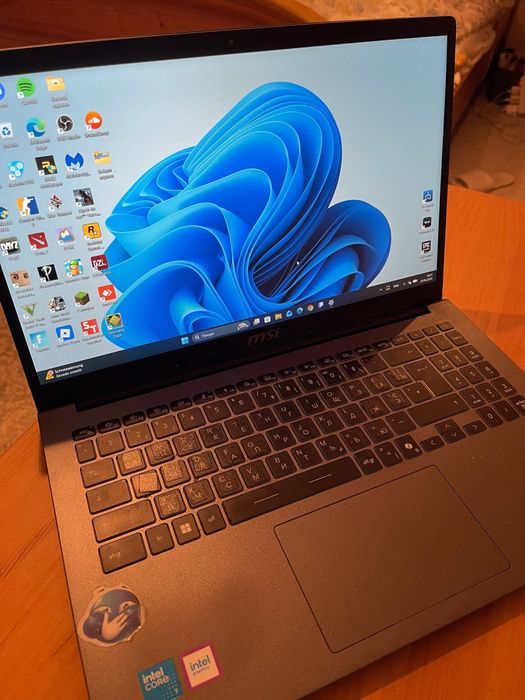 MSI Modern 15,6. windows 11 Home