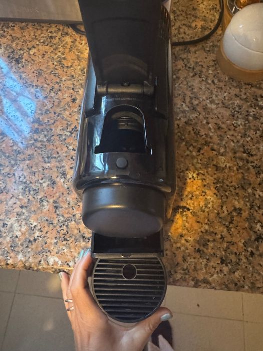 Nespresso mini essenza preta