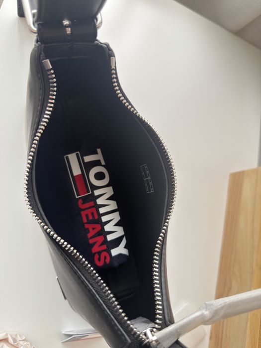 Mala de ombro preta Tommy Jeans