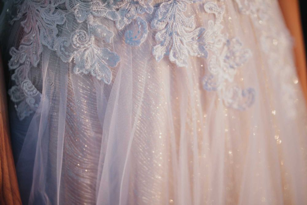 Suknia ślubna biało złota, litera A, rozm. 40, gratis dwa welony